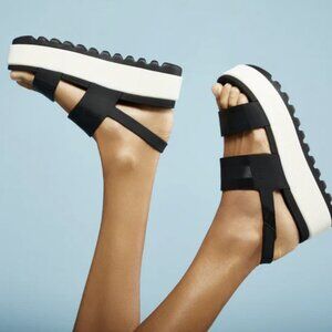 Reef Water Vista Higher Platform Sandals in Black Vintage - Size 10